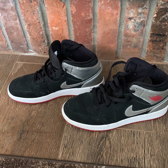 Nike Air Jordan 1’s Johnny Kilroy - Picture 3 of 8